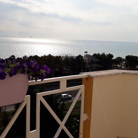 Hotel Blendi Durres Bagian luar foto