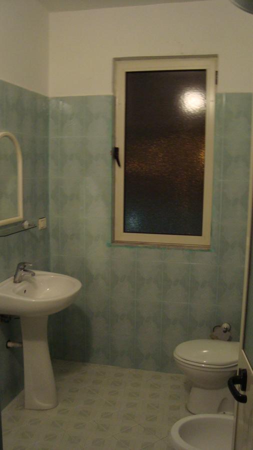 Hotel Blendi Durres Bagian luar foto