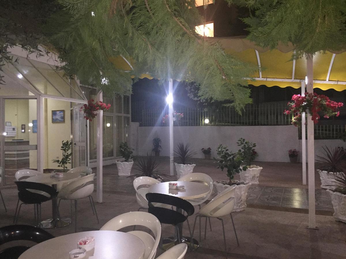 Hotel Blendi Durres Bagian luar foto