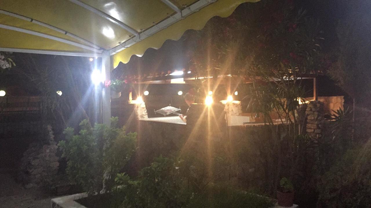 Hotel Blendi Durres Bagian luar foto